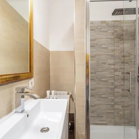 Easybnb - Dea 4* רומא